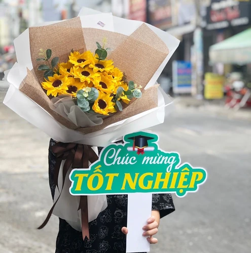 Hashtag cầm tay chúc mừng tốt nghiệp