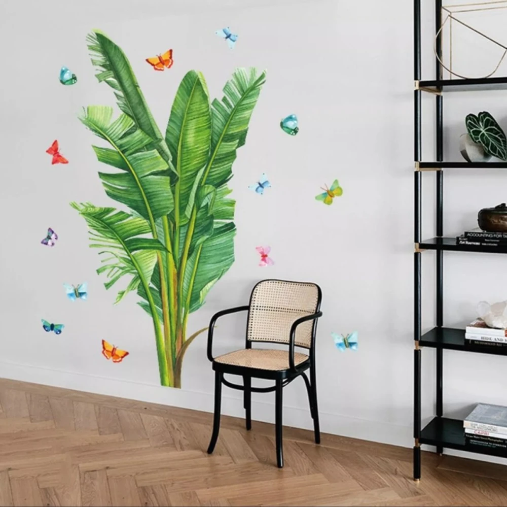 Decal dán tường lá chuối xanh và những chú bướm sắc màu
