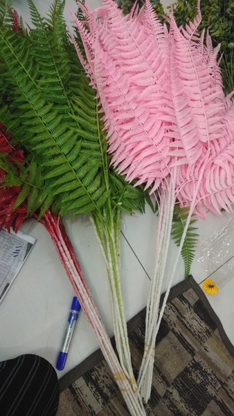 Cành dương xỉ giả trang trí