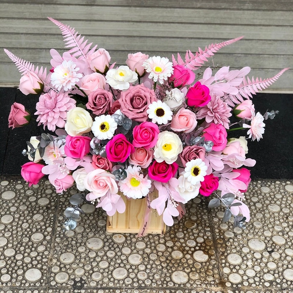 Lẵng hoa sáp thơm để bàn chúc mừng - LOVELY DAY