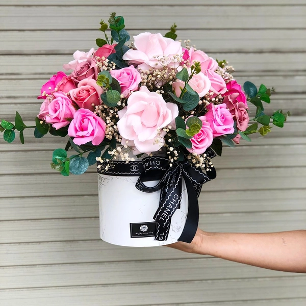 Hộp hoa để bàn sắc hồng