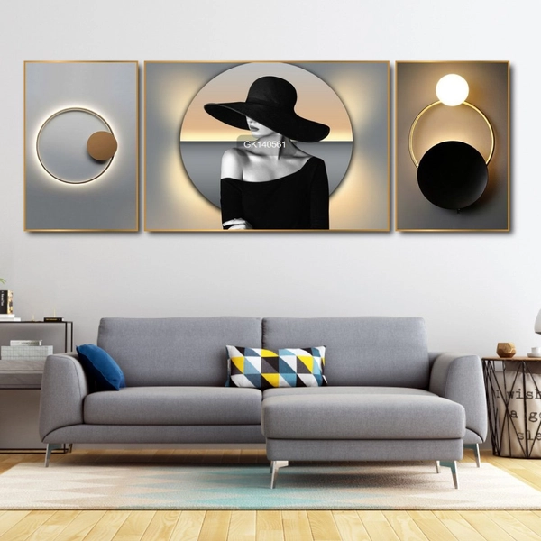 Tranh Treo Tường Cô Gái Và Chiếc Nón Nghệ Thuật