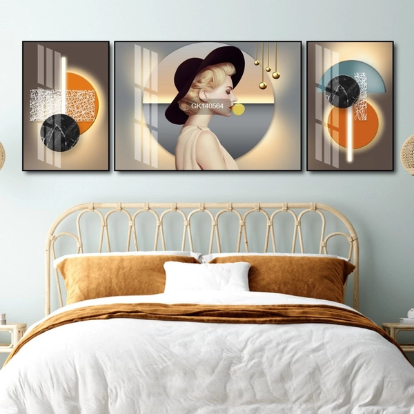 Tranh Treo Tường Cô Gái Và Chiếc Nón Nghệ Thuật