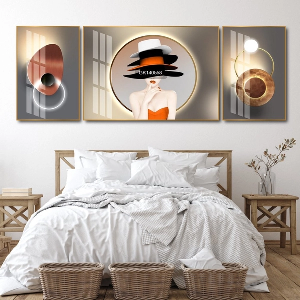 Tranh Treo Tường Cô Gái Và Những Chiếc Nón Nghệ Thuật