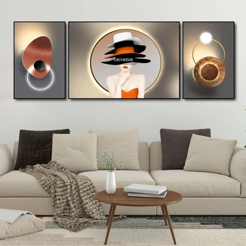 Tranh Treo Tường Cô Gái Và Những Chiếc Nón Nghệ Thuật