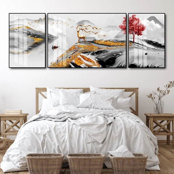 Tranh Treo Tường Hươu Vàng Và Núi Non