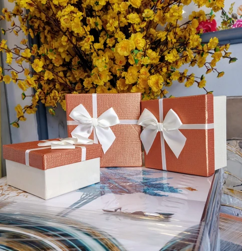 Hộp quà tặng 20/10 loại vuông