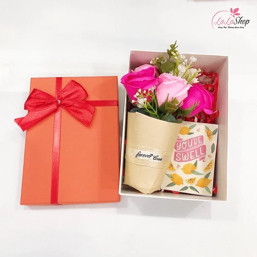 Set Hộp Quà Tặng Bó Hoa Ý Nghĩa Kèm Thiệp