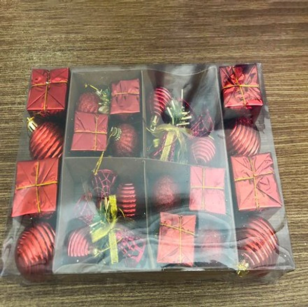 Hộp châu tròn sọc và hộp quà treo trang trí noel