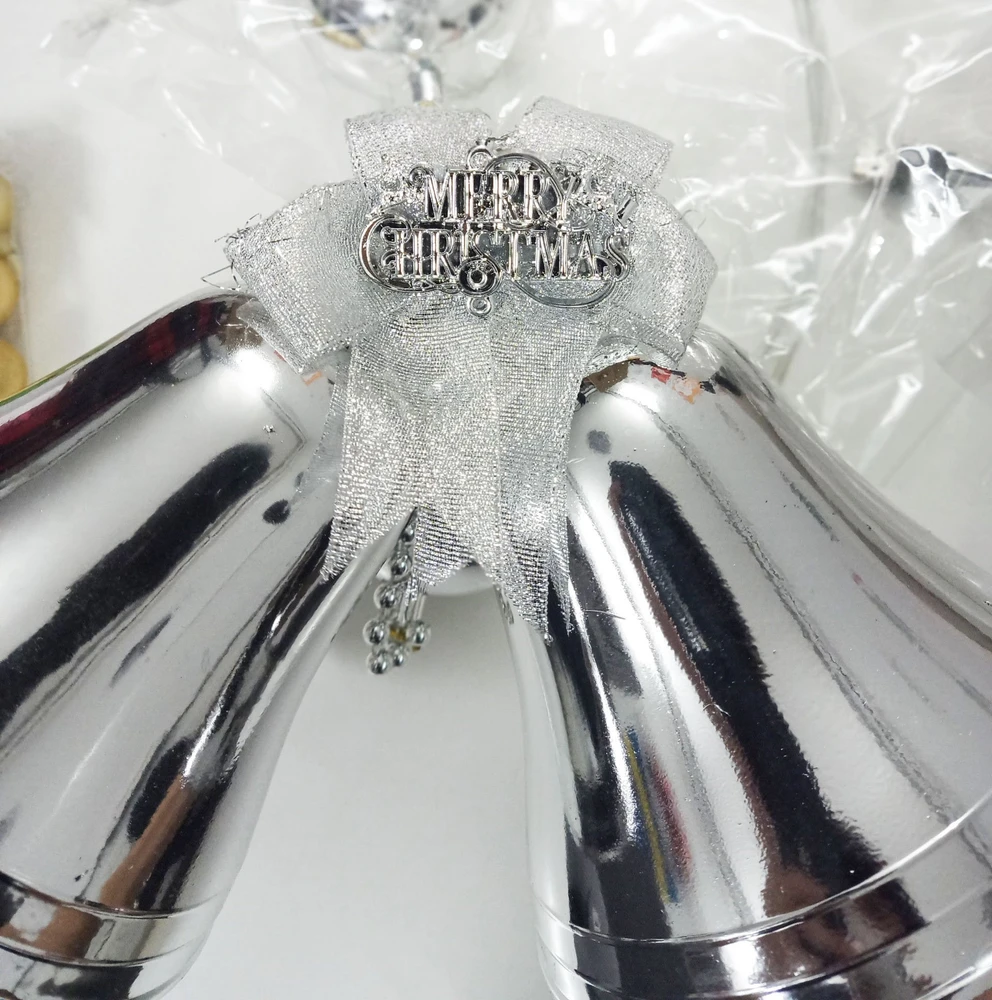 Cặp chuông bạc trơn lớn kèm 2 quả châu trang trí noel