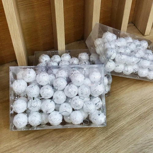 Hộp châu bi trắng tuyến trang trí noel