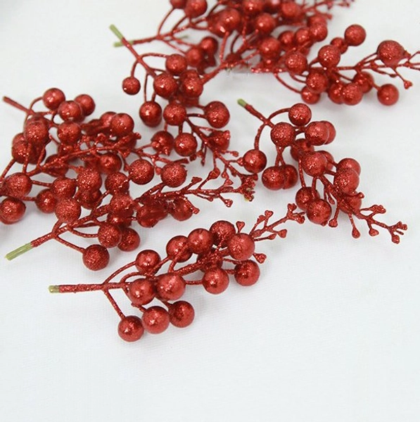 Cành cherry đỏ kim tuyến trang trí