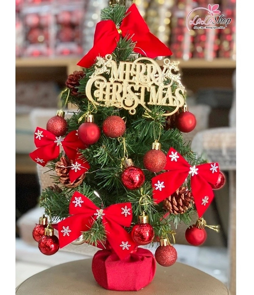 Cây thông noel mini gắn trái thông kèm phụ kiện màu đỏ