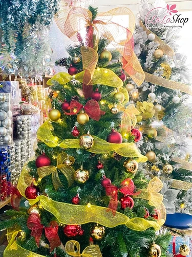 Cây Thông Noel 3 Loại Lá Gắn Trái Thông 1m8 Kèm Ruy Băng Trang Trí