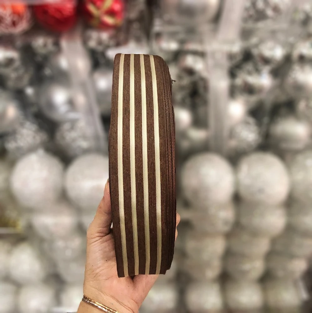 Cuộn ruy băng nâu sọc trắng trang trí noel