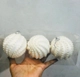 Hộp 3 quả châu 8cm họa tiết ngọc sọc trai trắng cao cấp trang trí cây thông noel