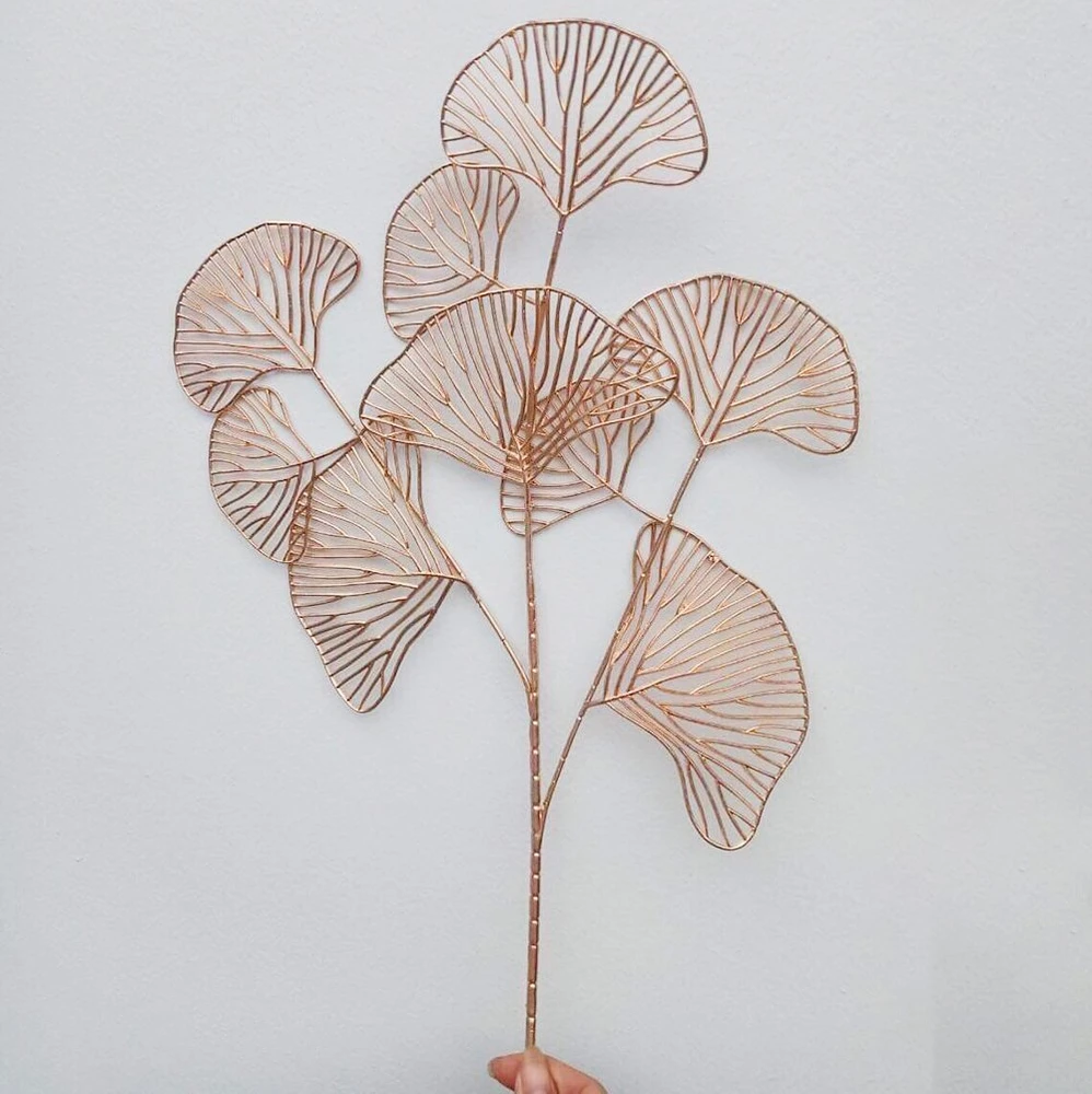 Cành hoa rẻ quạt trang trí