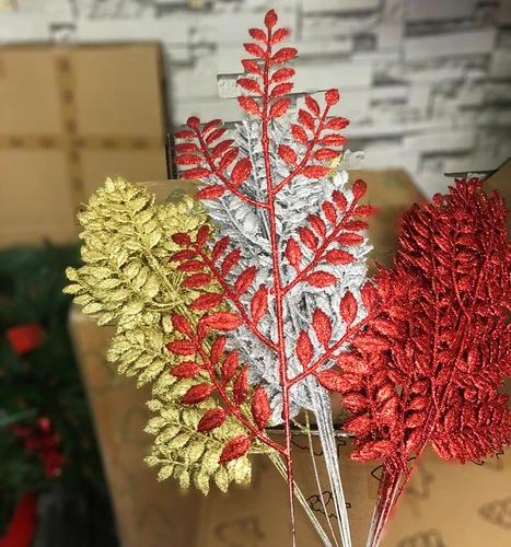 Lá nhỏ phủ kim tuyến