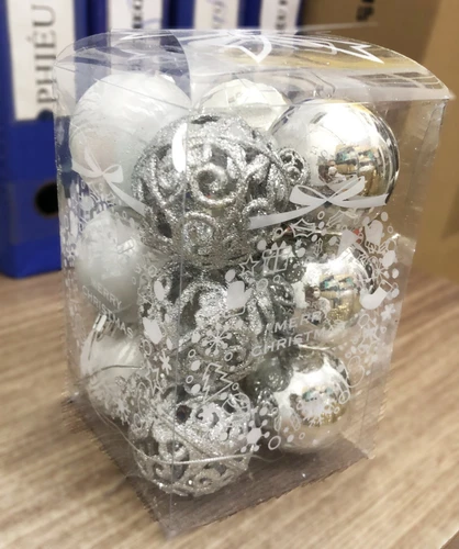 Hộp 12 quả châu 6cm họa tiết lưới kim tuyến sắc bạc trang trí noel