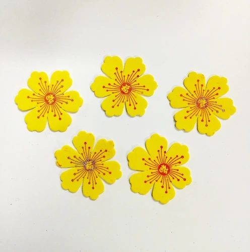 Combo 5 bông mai vàng nhụy đỏ 6cm dán cửa kính trang trí tết