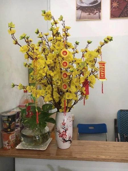 Cành Hoa mai giả trang trí Tết
