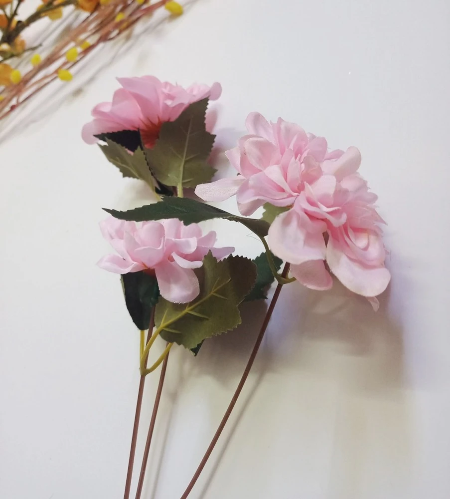 Cành hoa cúc tròn lụa giả trang trí tết