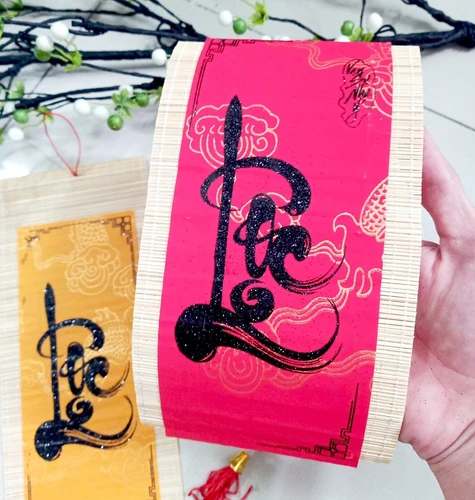 Liễn Mành Thư Pháp Chữ Lộc Đỏ Trang Trí Tết