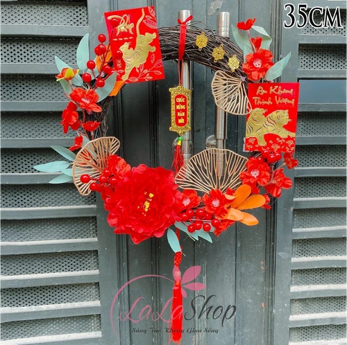 Vòng hoa trang trí tết sắc đỏ phát lộc