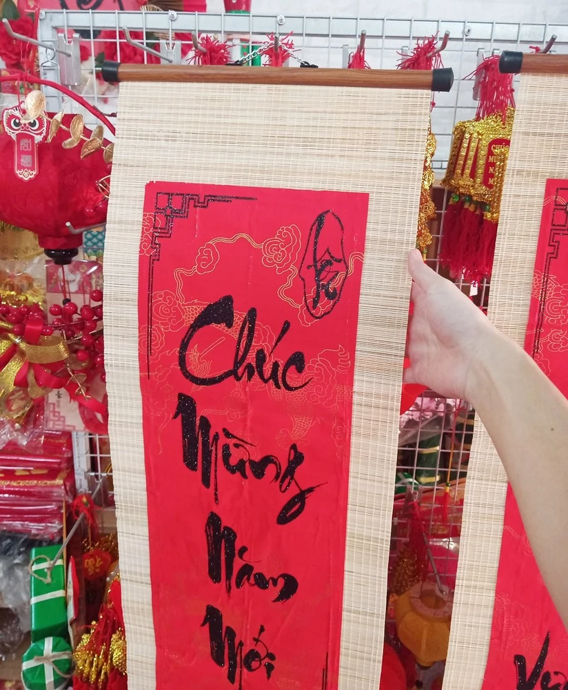 Cặp liễn mành thư pháp lớn Chúc mừng năm mới Vạn sự như ý trang trí tết