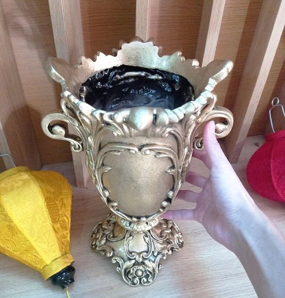 Bình hoa composite hoa văn cổ điển cao 34cm