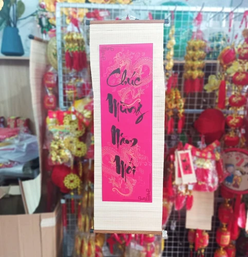 Liễn mành lớn thư pháp đỏ Chúc mừng năm mới