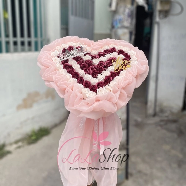 Bó hoa sáp trái tim voan trắng 89 bông - Gửi lời yêu thương