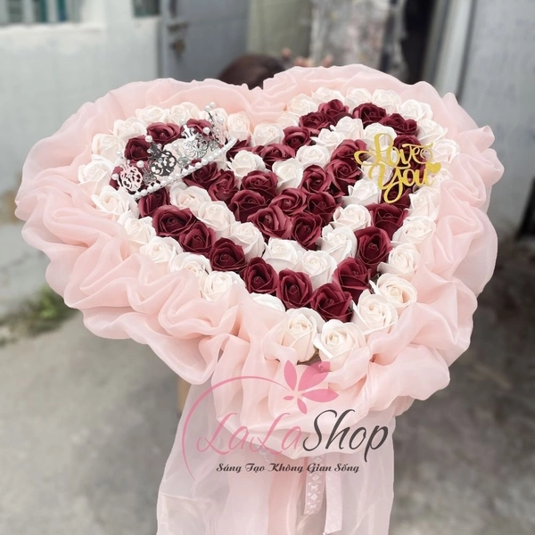 Bó hoa sáp trái tim voan trắng 89 bông - Gửi lời yêu thương