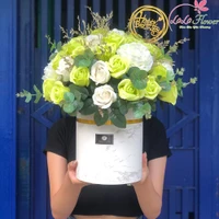 Hộp hoa hồng sáp thơm để bàn sắc xanh