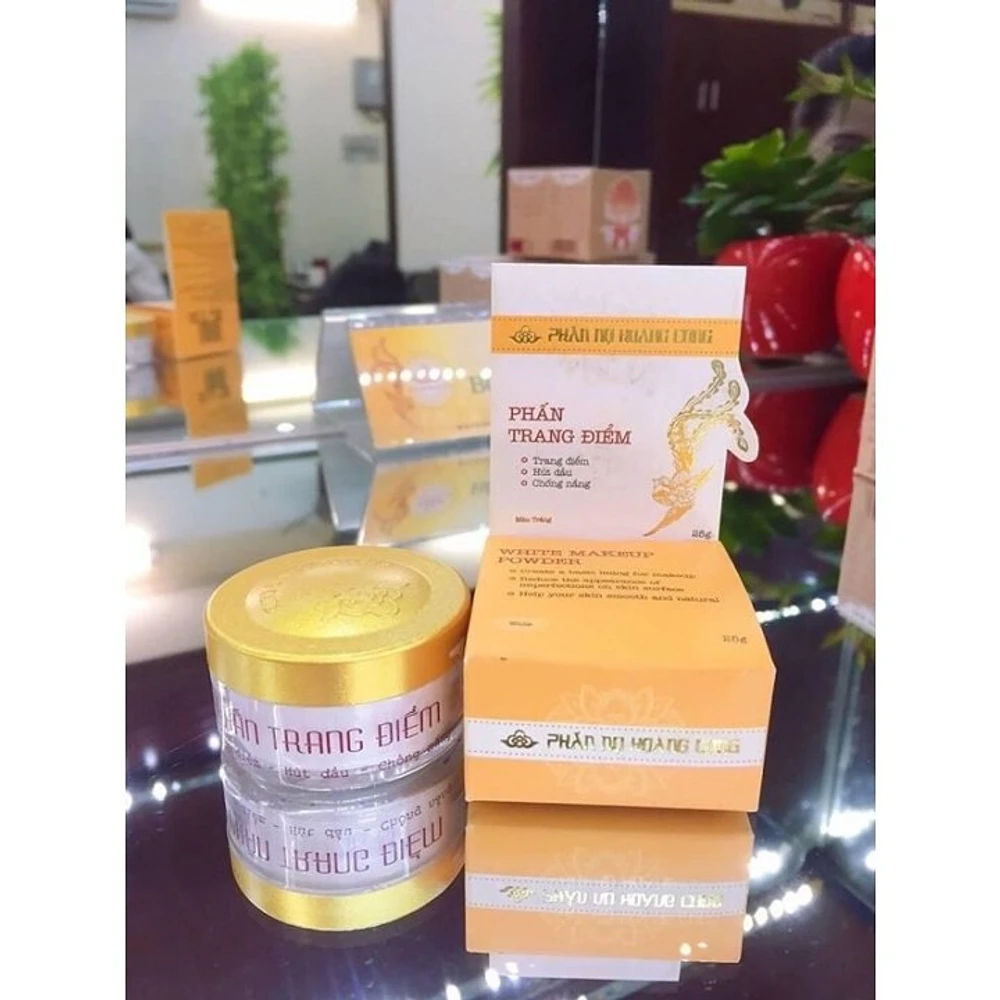 Set hộp quà tặng tuổi trẻ kèm mỹ phẩm( Gồm phấn trang điểm và son nước )