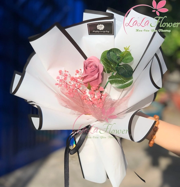 Bó 1 bông hồng thơm kim tuyến dịu dàng