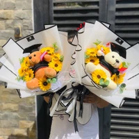Bó hoa hướng dương sáp tốt nghiệp kèm gấu bông tốt nghiệp