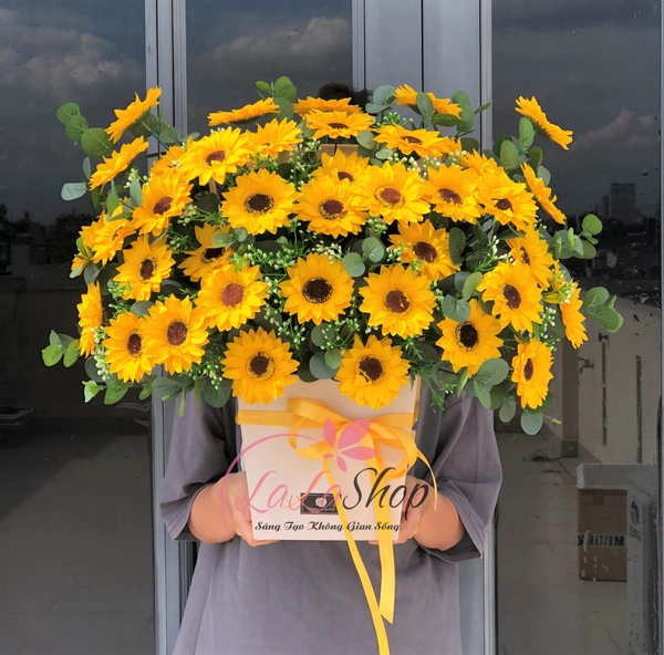 Lẵng hoa hướng dương sáp để bàn lớn trang trí phòng khách đẹp