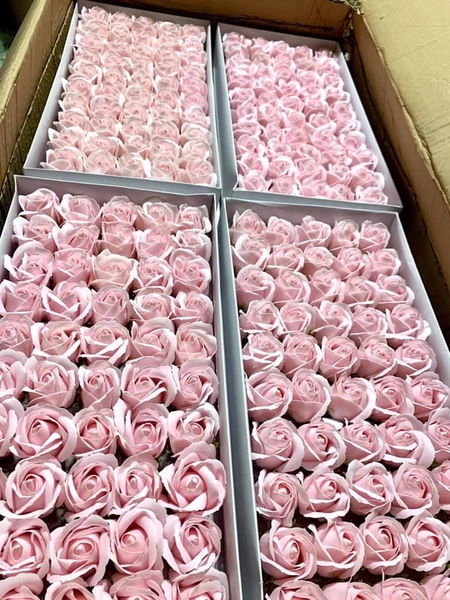 Hộp 50 Đầu Hoa Hồng Sáp Thơm Màu Hồng Nhạt