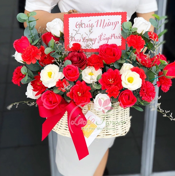 Giỏ hoa hồng sáp thơm để bàn sắc đỏ yêu thương 3