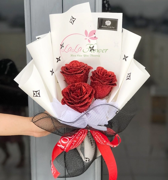 Bó 3 bông hoa hồng kim tuyến tỏa yêu thương