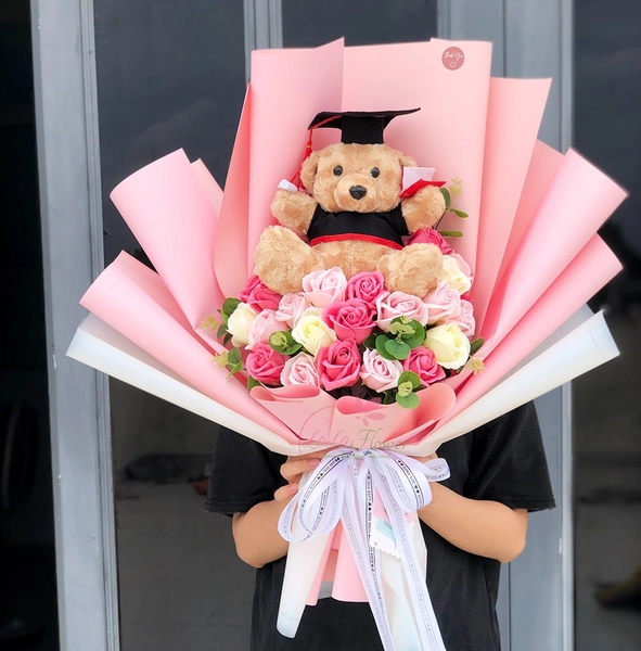 Bó hoa hồng sáp thơm kèm gấu xù không kính