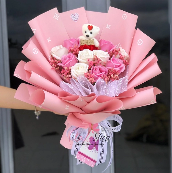 Bó hoa hồng sáp thơm yêu thương phối màu  kèm gấu mini I LOVE YOU