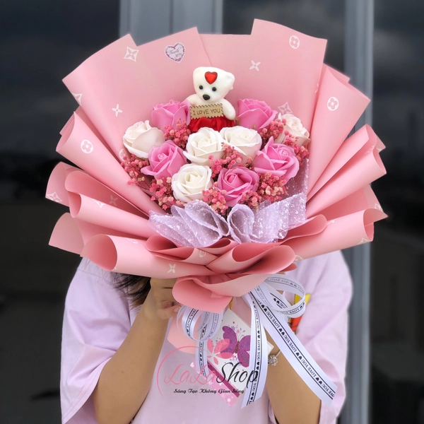 Bó hoa hồng sáp thơm yêu thương phối màu  kèm gấu mini I LOVE YOU