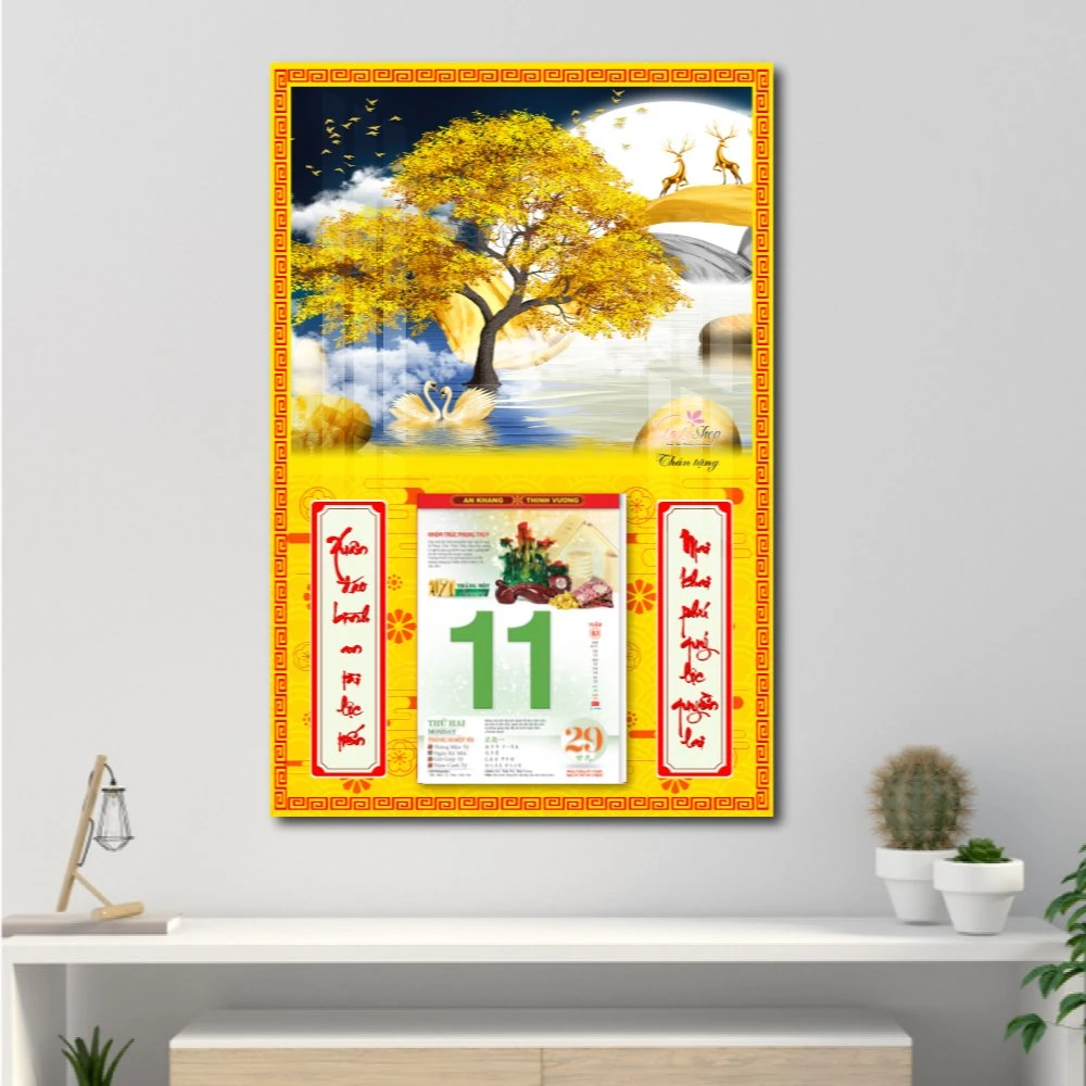 Lịch treo tường rừng vàng và trăng đêm 2023