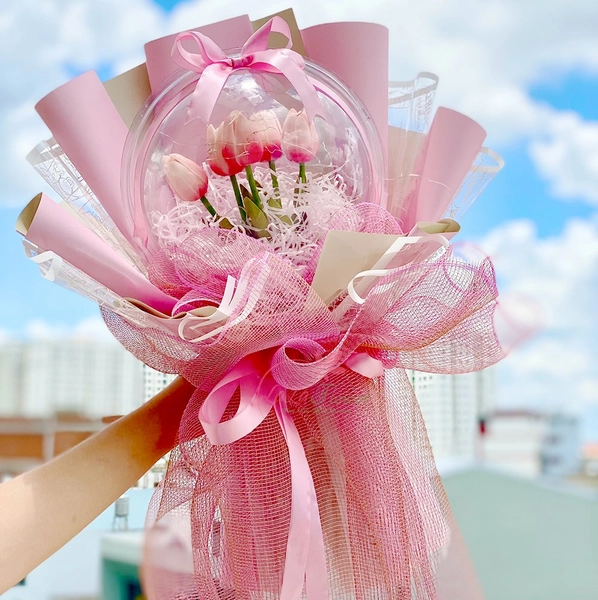 Bó 5 bông hoa tulip cao su kèm đèn led