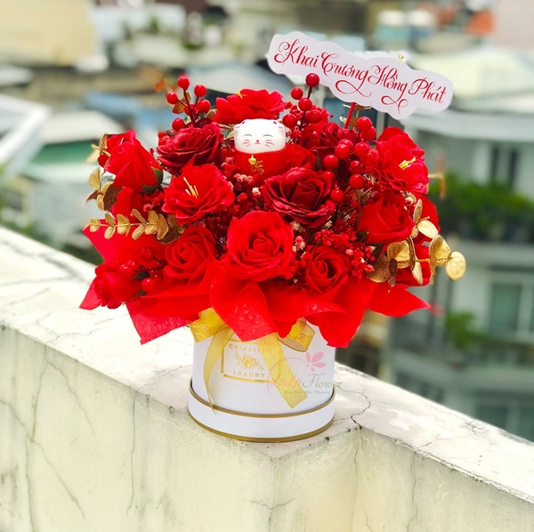 Hộp Hoa khai trương độc đáo kết hợp Mèo Thần Tài đem lại sự may mắn