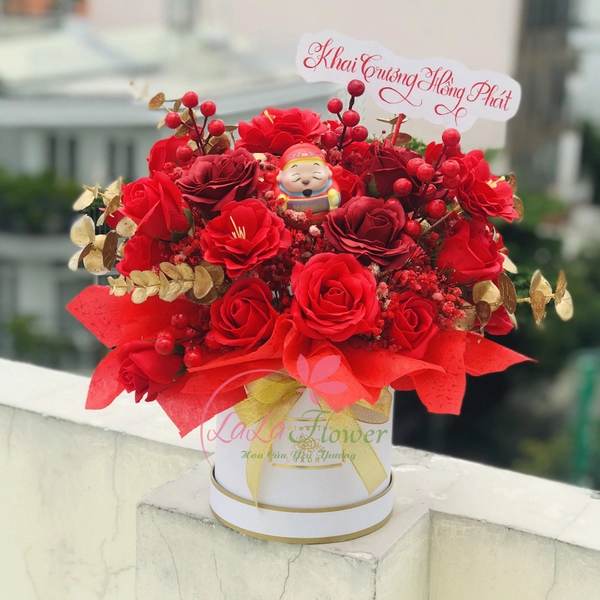 Hộp Hoa khai trương độc đáo kết hợp Thần Tài đem lại sự may mắn