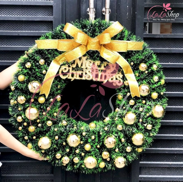 Vòng nguyệt quế Merry Christmas 65cm nhiều quả châu sắc vàng trang trí noel