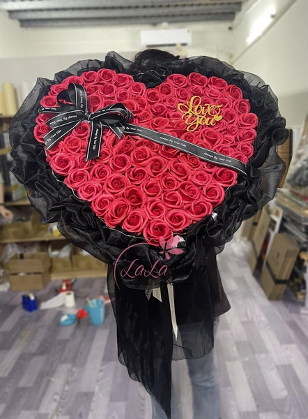 Bó hoa hồng sáp thơm đỏ trái tim kèm dây đèn